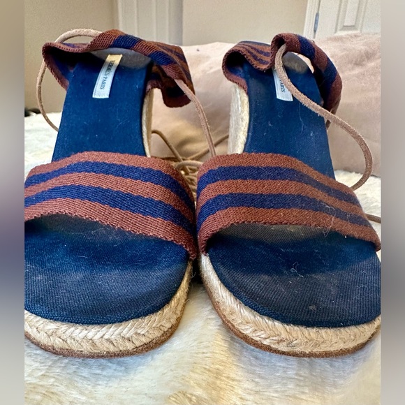 Hermes Leather Knot Wedge Sandals - Picture 5 of 16